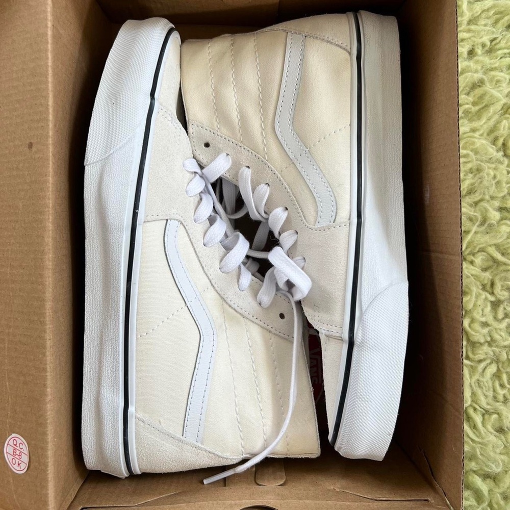 Brand New White/cream Vans sk8 hi tapered shoes